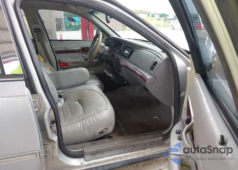 2000 Mercury Grand Marquis Ls z USA, uszkodzony, nr VIN 2MEFM75W5YX704324